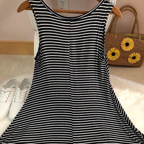 💋Free Kisses Navy Striped Mini Dress Size Small - Picture 5 of 7